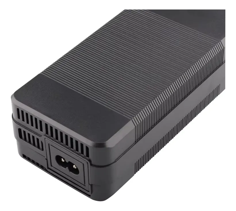 Cargador De Batería De Litio De 58,8 V 4a